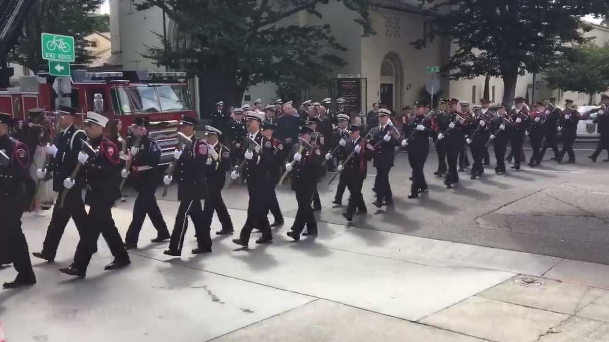 Firefighters Marching At Capitol >> Sacramento Memorial Pays Tribute To Fallen Firefighters Firefighters Marching At Capitol >> Sacramento Memorial Pays Tribute To Fallen Firefighters