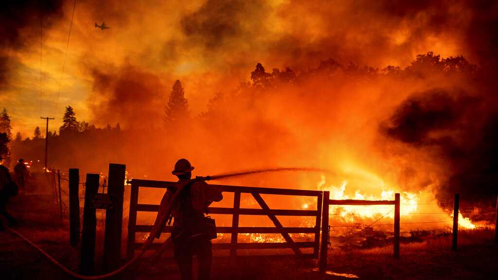 Thousands ordered to flee California wildfire near Yosemite - Vimarsana News