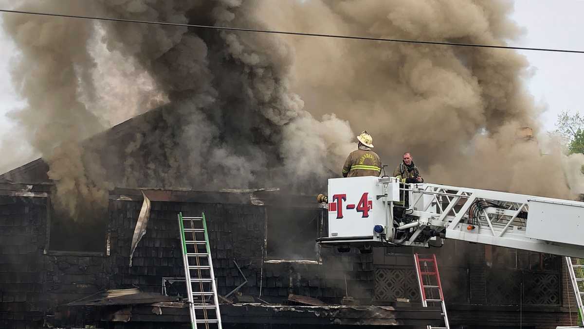 Fire destroys Overlook Lounge in Monroeville