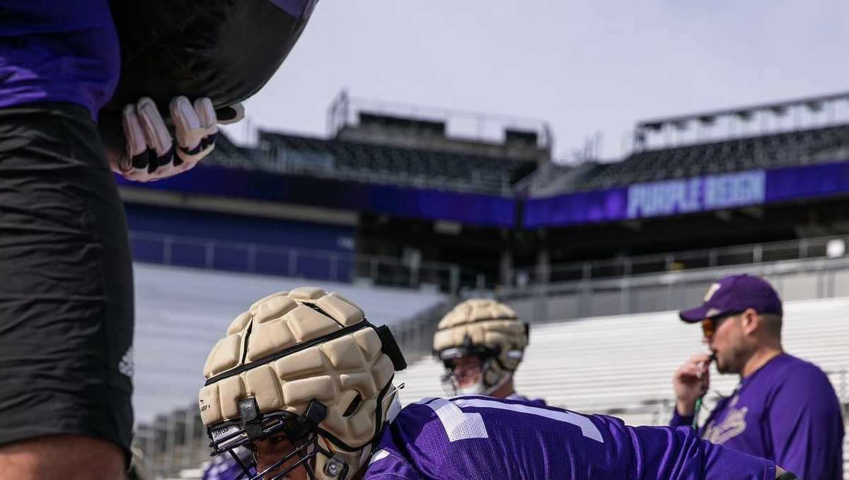 Soquel graduate R.J. Wyrsch earns honors with Washington Huskies football