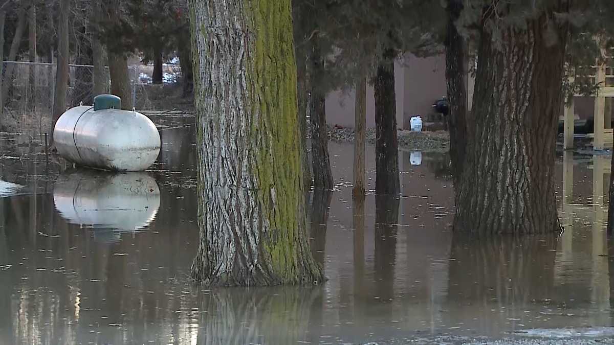 Horseshoe Lake residents prepare for flooding