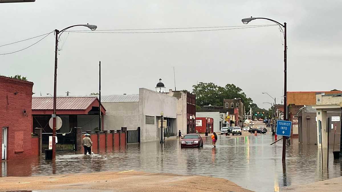 Photos: Canton residents dealing with flooding