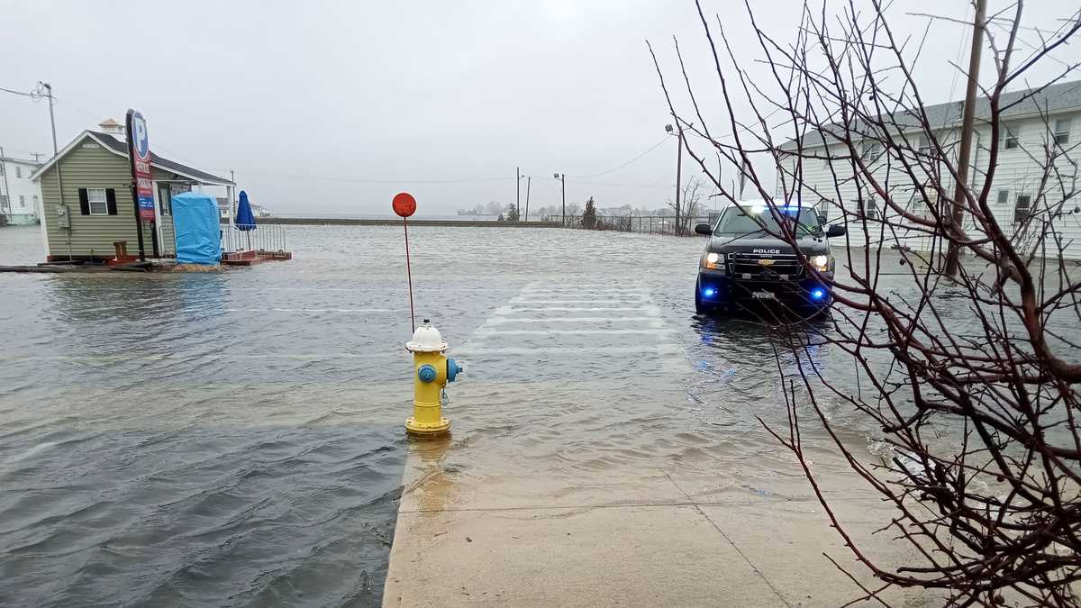 Images Flooding along NH coastline caused by winter storm