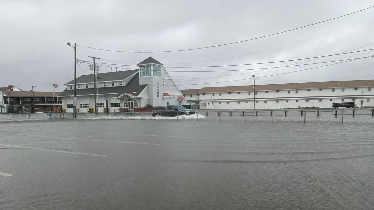 Images Flooding along NH coastline caused by winter storm