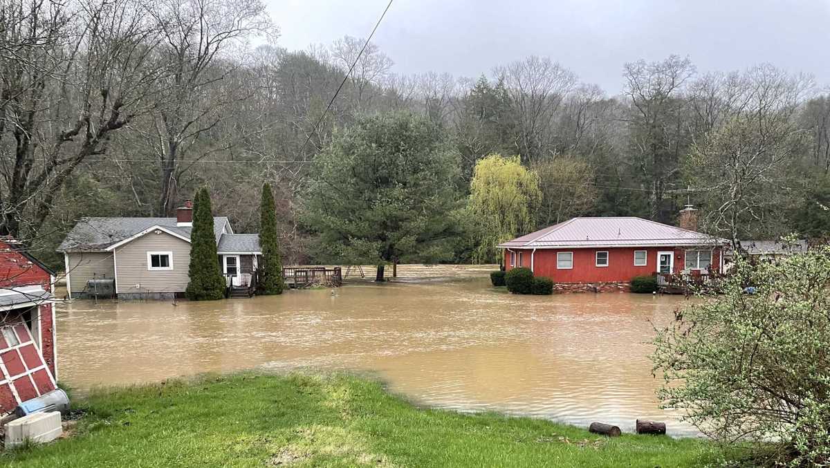 VIDEO: Flash floods deluge towns in Pennsylvania, West Virginia