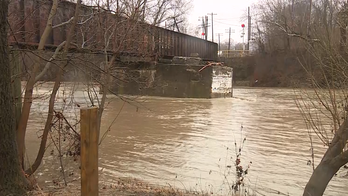 More rain pushes local river levels higher, Ohio River expected to hit