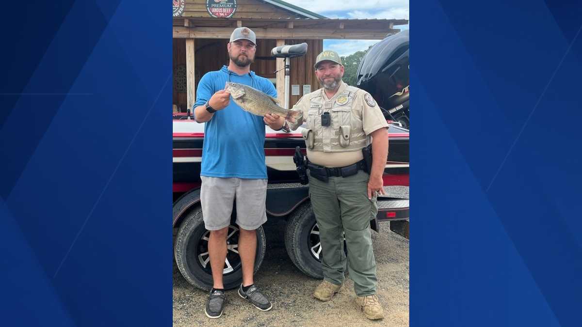Florida angler breaks 40-year-old spotted bass state record during annual tournament