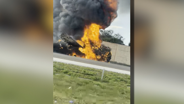 Sheriff: 2 dead after small plane traveling from Ohio crashes on Florida interstate - Vimarsana News