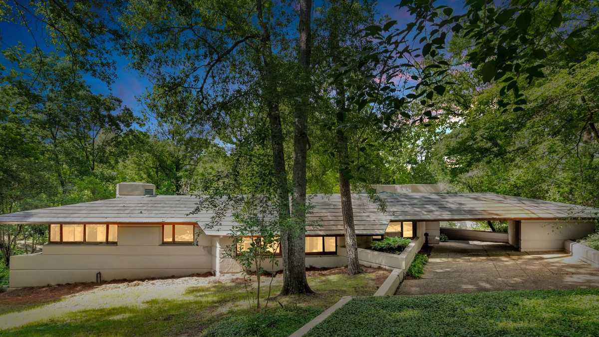 Frank Lloyd Wright house for sale in Jackson for $2.5M