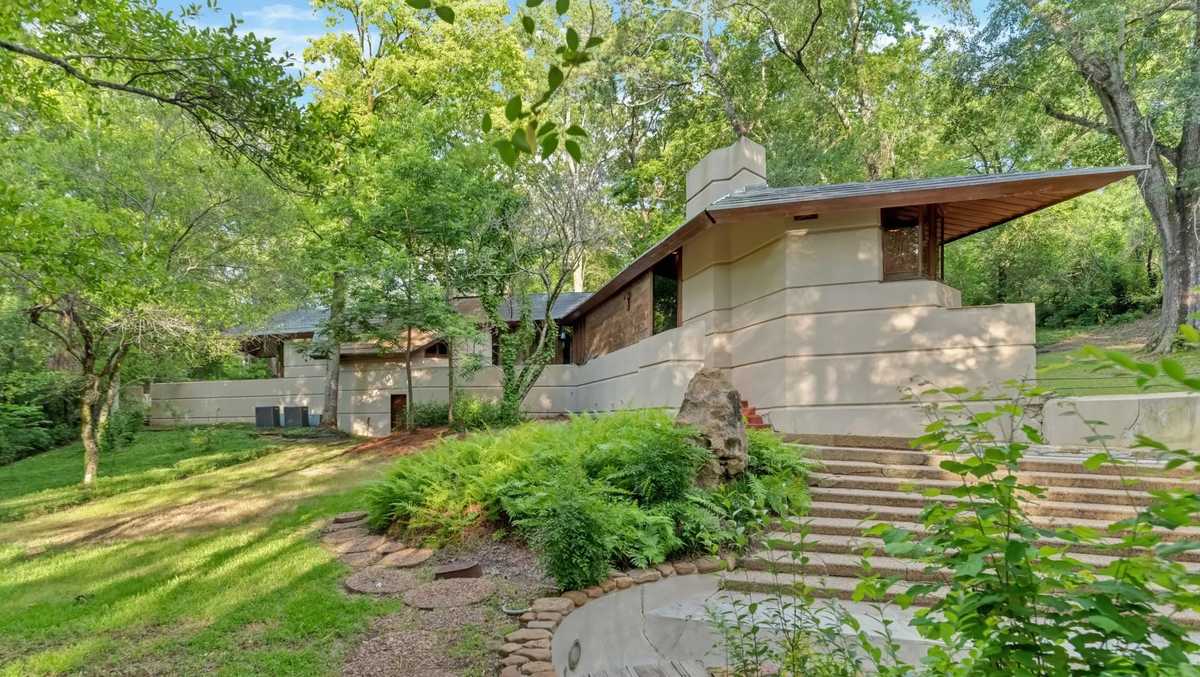 Frank Lloyd Wright house for sale in Jackson for $2.5M