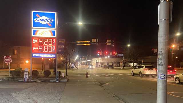 Gas prices soar in Pittsburgh area, some consider electric vehicles - Vimarsana News