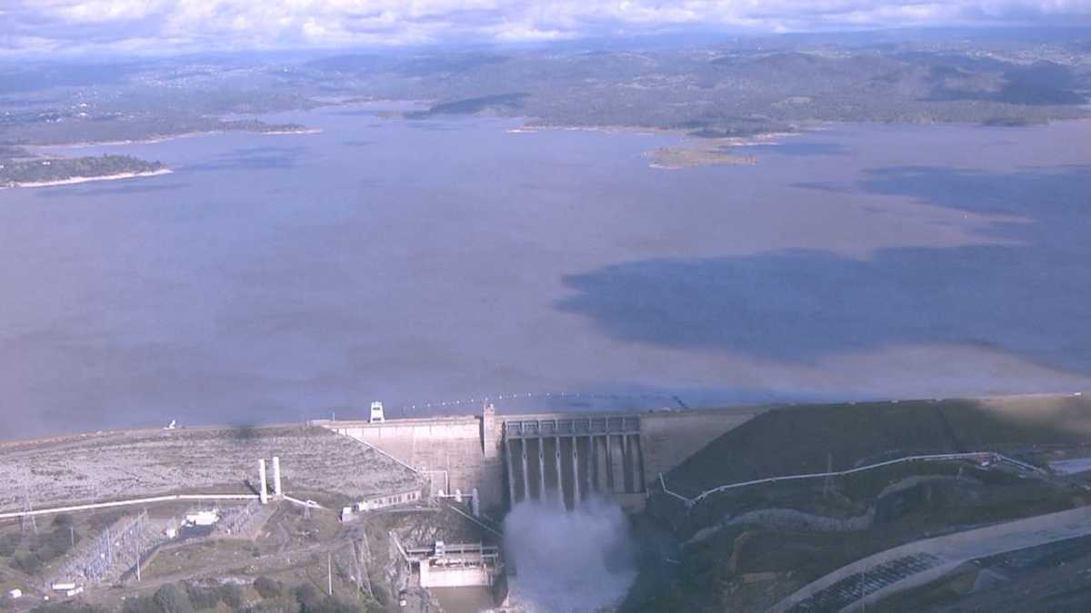 Water continues to be let out of Folsom Lake