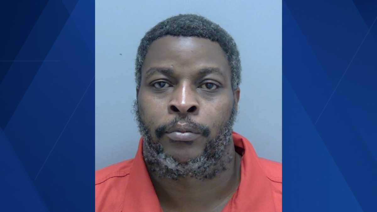 Fort Myers fugitive wanted for probation violation following arrest