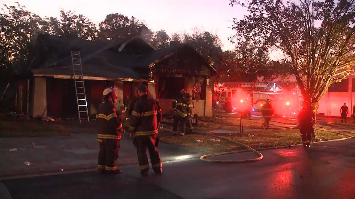 Early morning fire damages Fort Smith home