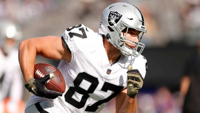 Former Raiders tight end Foster Moreau says cancer is in 'full