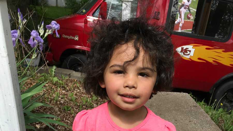 Authorities locate family of young girl found wandering Friday afternoon