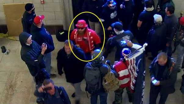 Mainer charged in Jan. 6 riot seen with painting, documents say - Vimarsana News