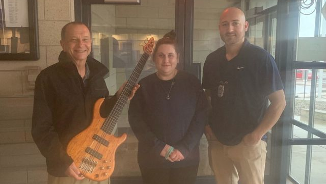 Vzácna slovenská gitara sa vrátila tri roky po jej krádeži