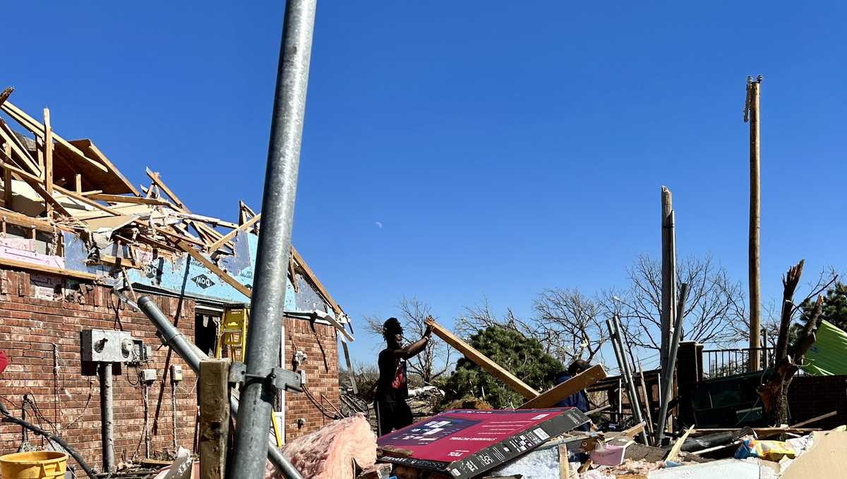 University of Oklahoma football player loses home in tornado