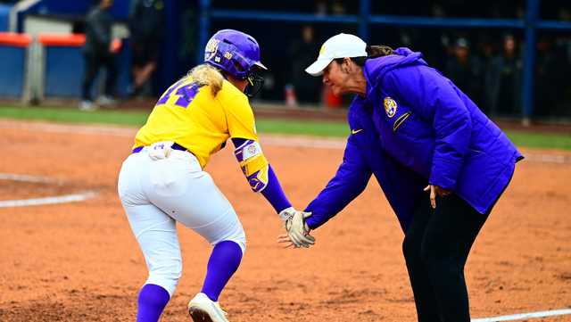 No. 15 LSU Uses Long Ball in 12-4 Win Over Cal Poly - Vimarsana News