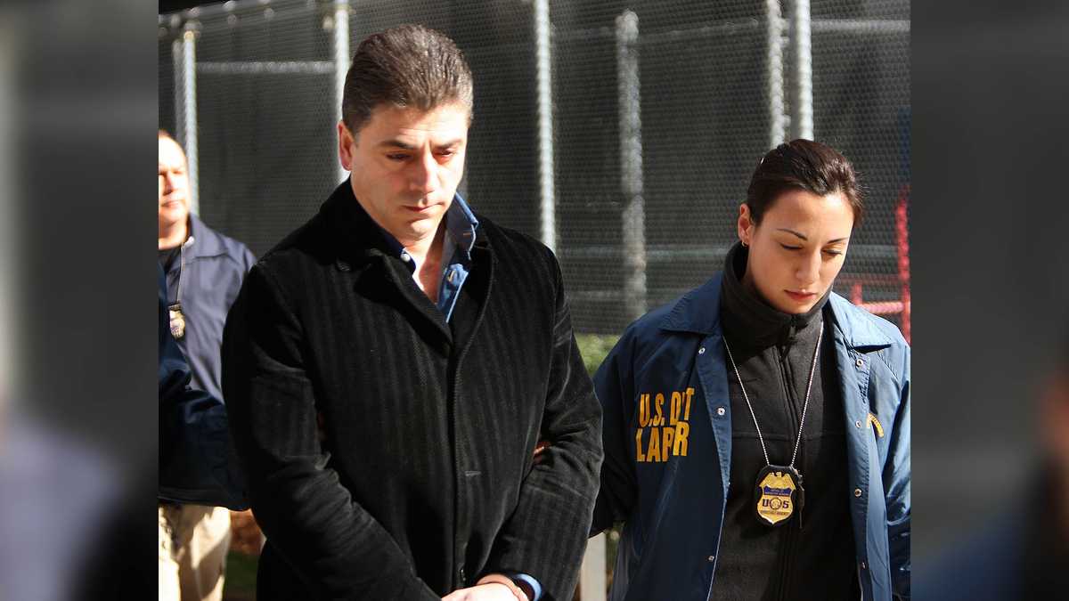 Reputed Gambino crime boss Frank Cali shot dead outside ... Reputed Gambino crime boss Frank Cali shot dead outside ...