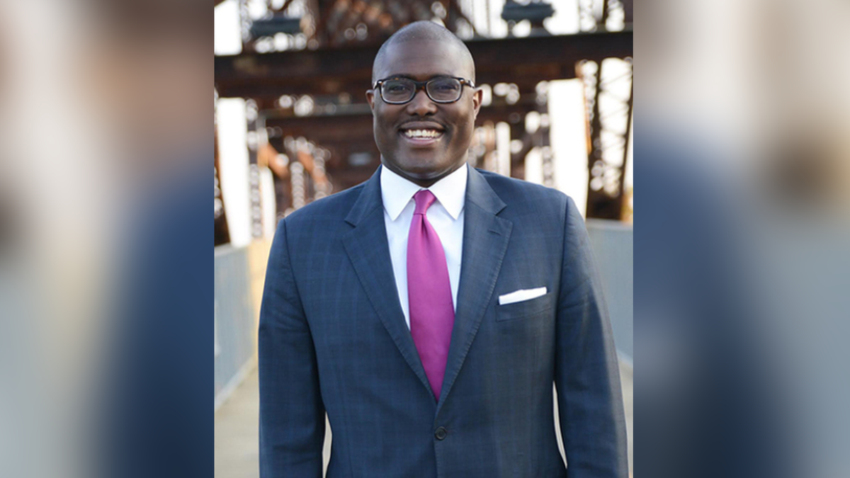 Arkansas' capital city elects black mayor for first time