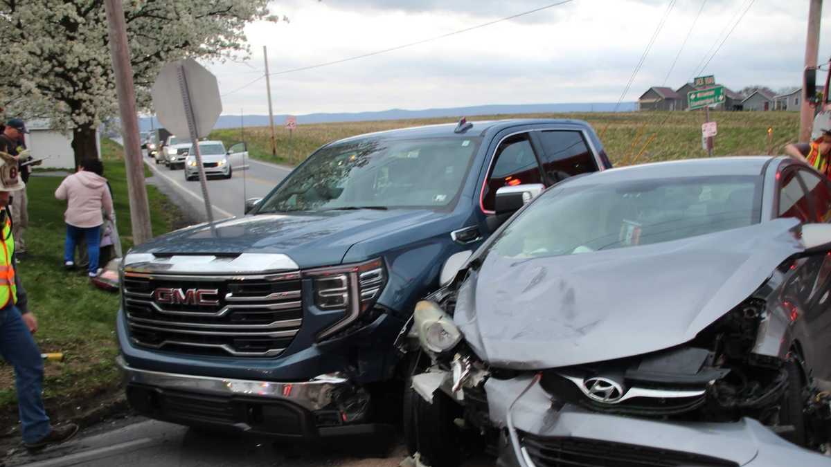 Five injured, one airlifted after Chambersburg crash