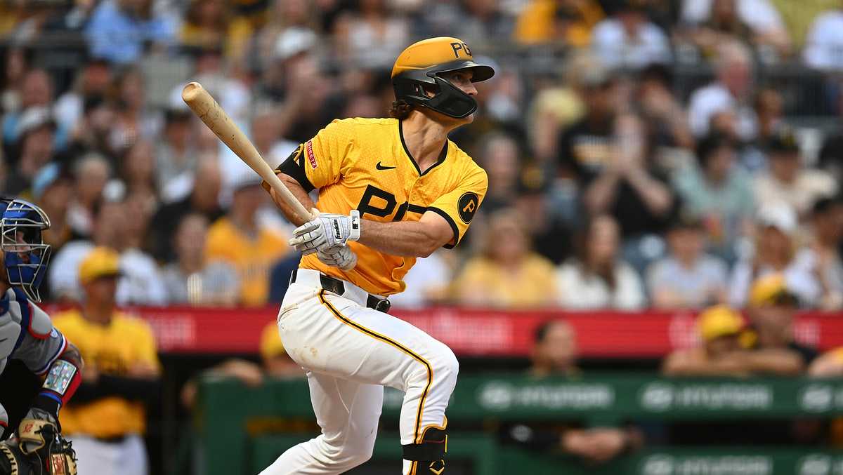 Pirates trade Adam Frazier to Royals