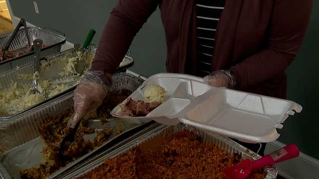 Bluffton, SC: Frazier family hosts Community Thanksgiving - Vimarsana News