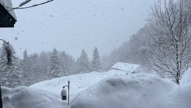 Snow showers, gusty wind lingers Wednesday as parts of Vermont and New York dig out from three feet of snow - Vimarsana News