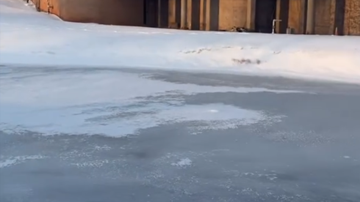 Oklahoma ponds are frozen over, but they're definitely unsafe to walk on