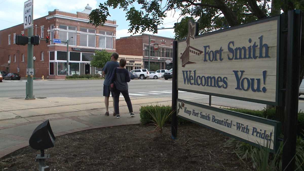 Fort Smith leaders eye business licenses & city transit