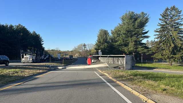 Truck rolls over, spilling gravel on ramp to Interstate 495 - Vimarsana News