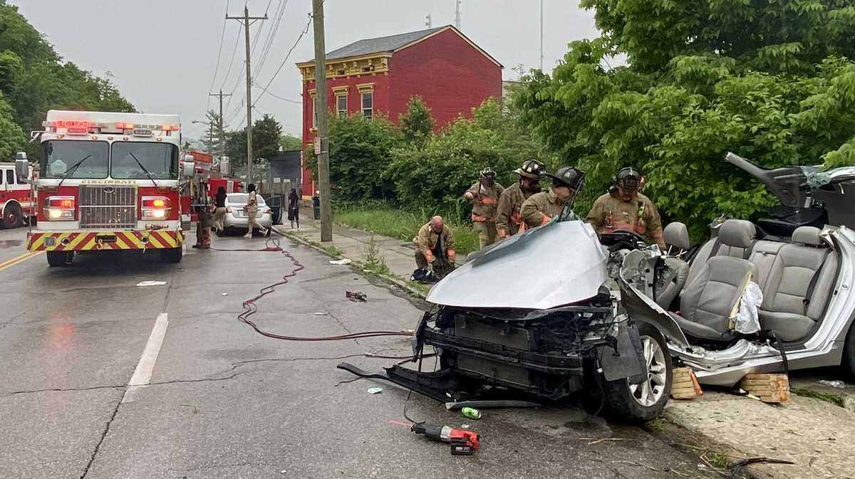 Police Close Section Of Harrison Avenue In South Fairmount Due To Crash