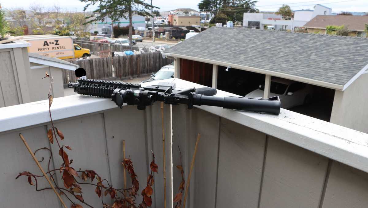 Seaside standoff suspect only had BB guns, investigators say