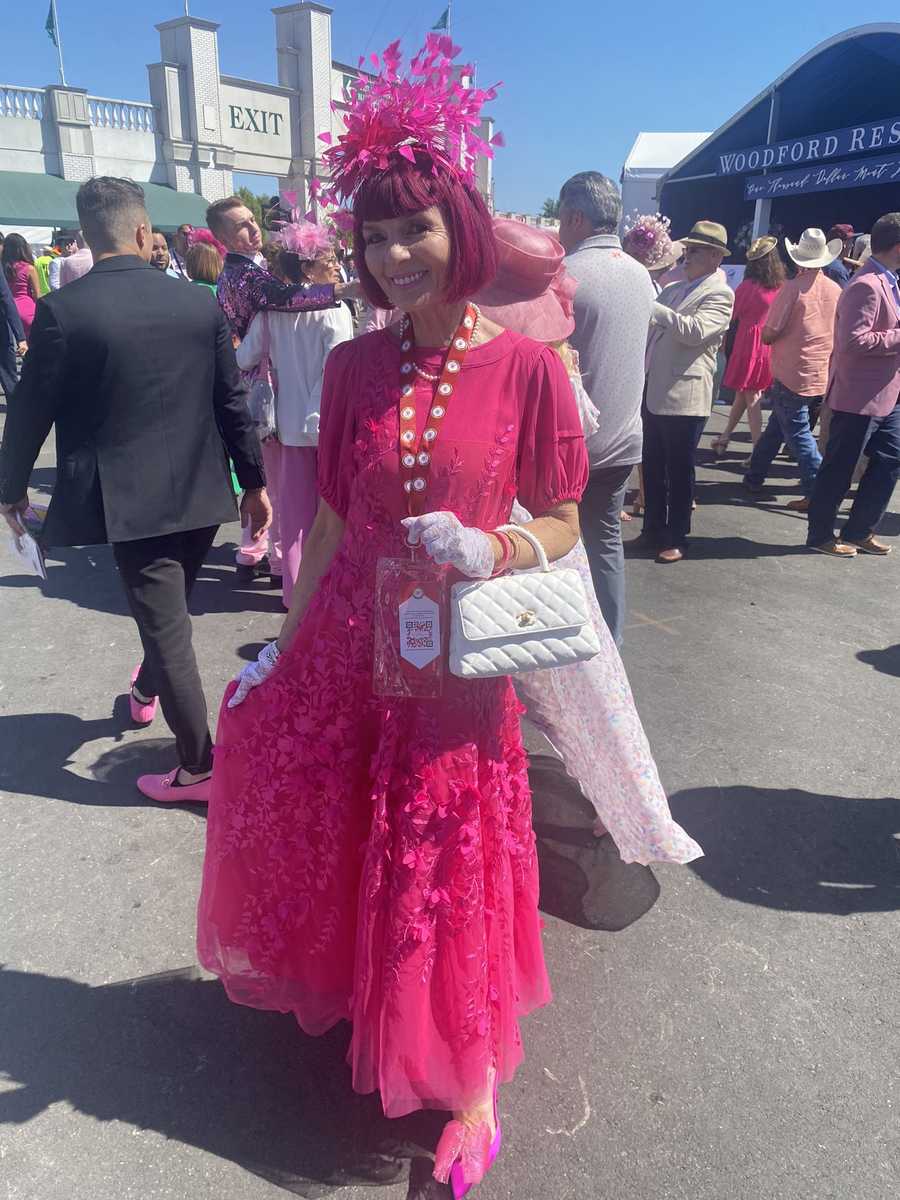 Kentucky Oaks fashion Check out the looks at Churchill Downs