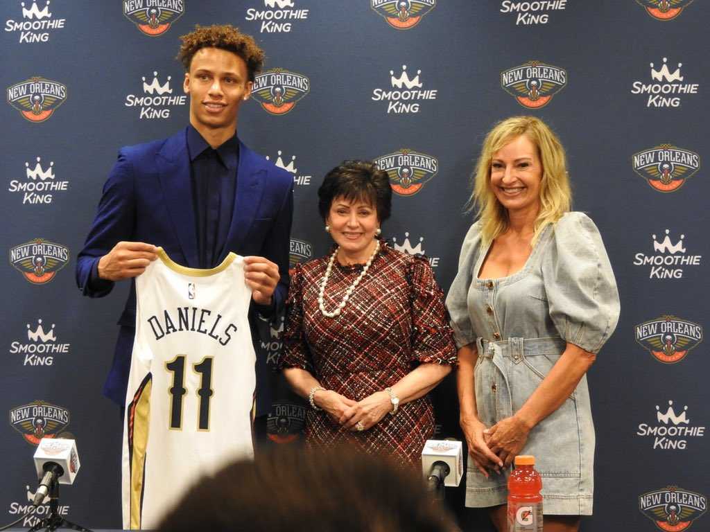 VIDEO REPORT: Pelicans Fans Perplexed By Rookie Dyson Daniels First ...