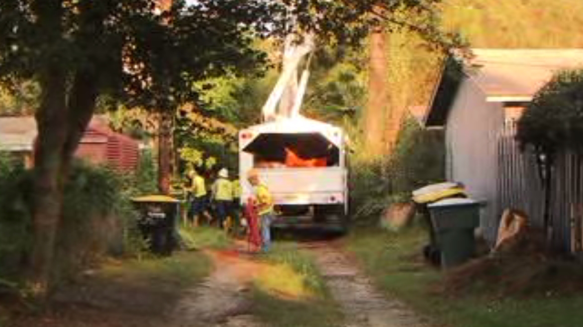 Power working to restore electricity to thousands in Southeast