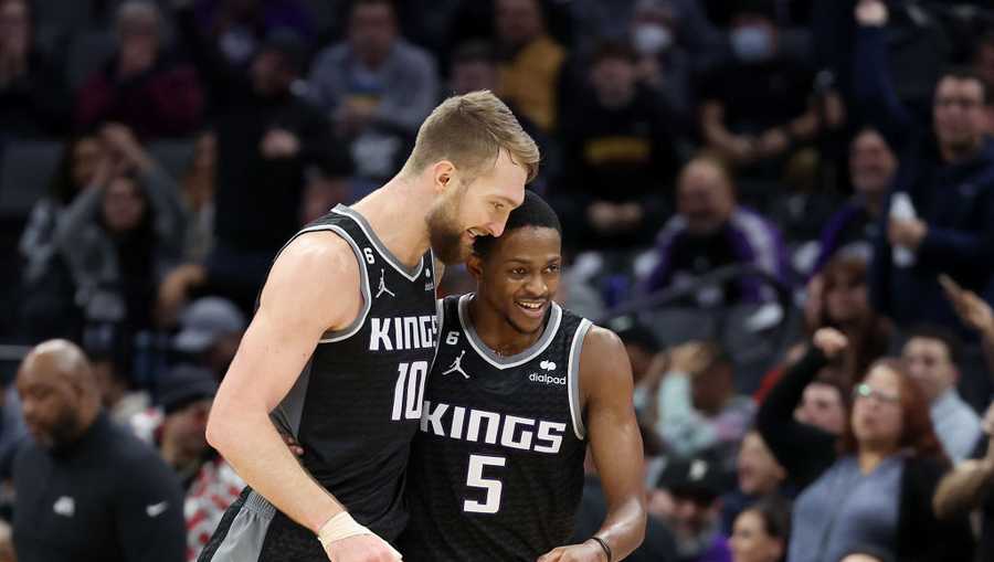 Kings clinch 1st winning season since 2005-06