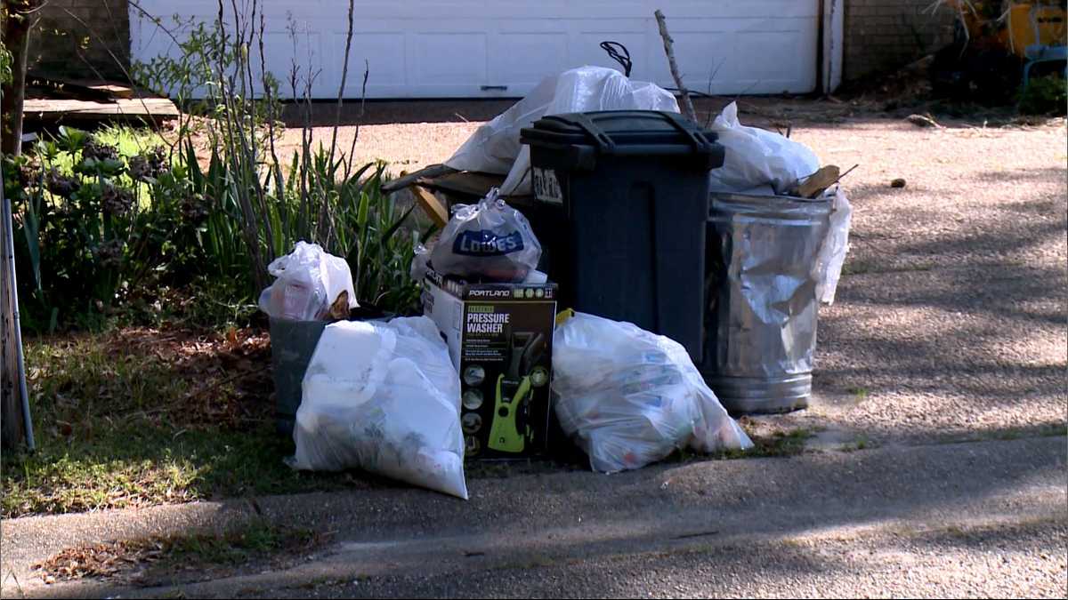 Residents want Jackson's trash dispute to end