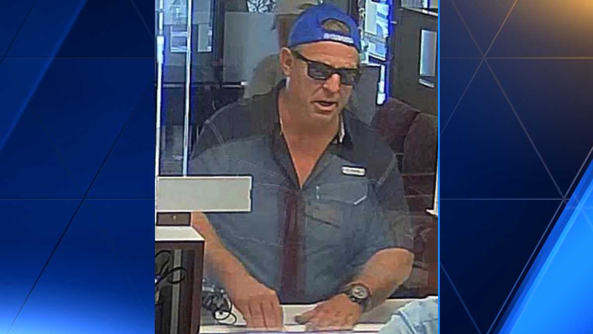 Police investigate Palm Beach Gardens bank robbery