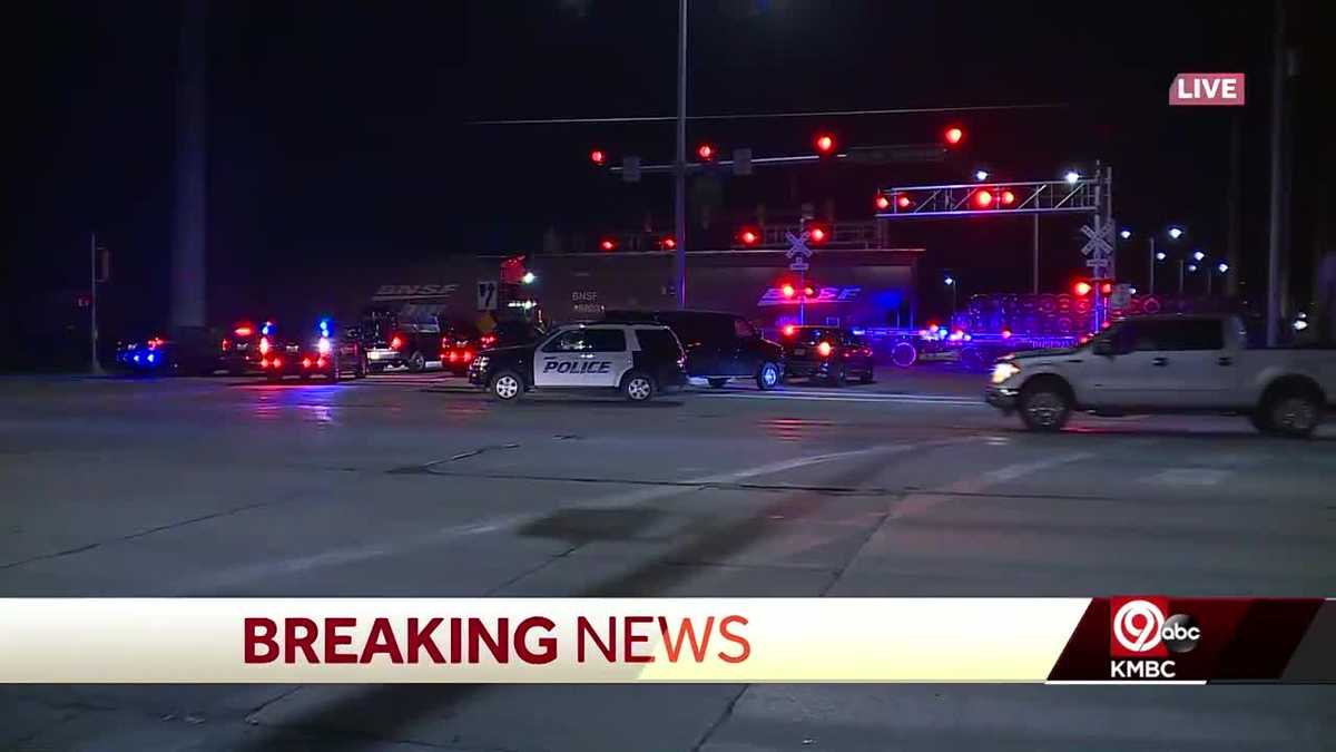 Woman struck, killed by train in Gardner, Kansas