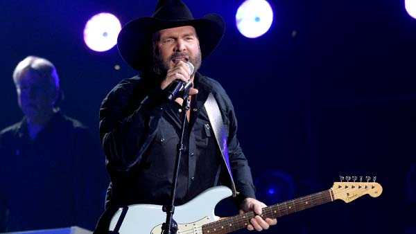 Amelia S Starlite Drive In To Show Special Garth Brooks Concert