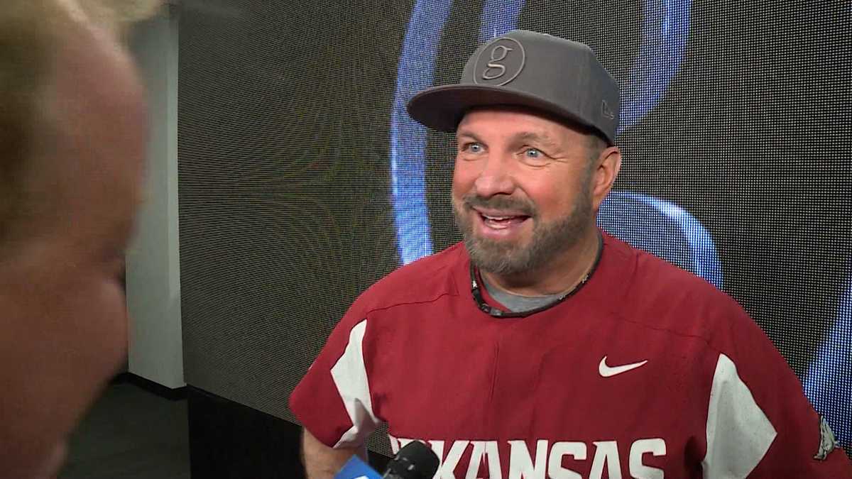 Garth Brooks speaks with 40/29 News in Fayetteville, Arkansas