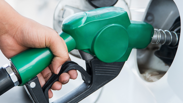 Record high gas prices hit California on Presidents Day weekend - Vimarsana News