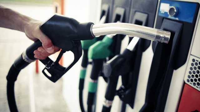 California's gas tax to increase by 2 cents as prices rise - Vimarsana News