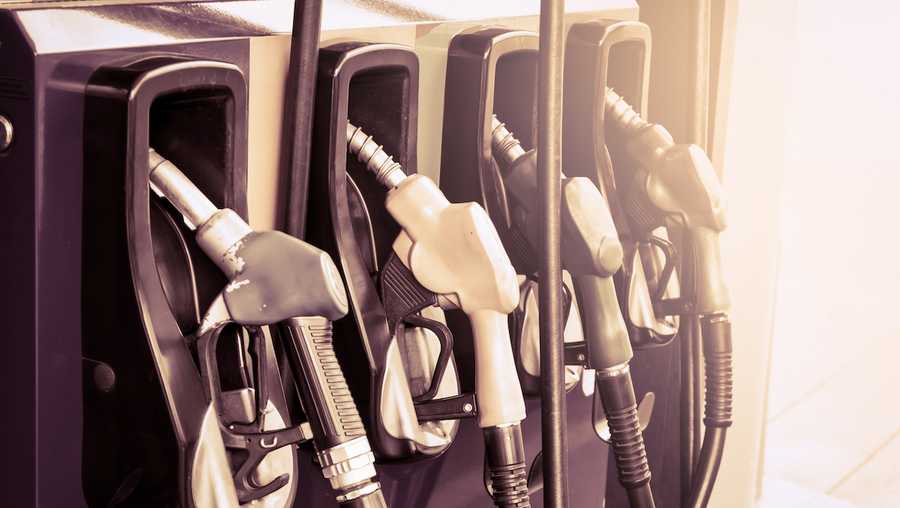 5 mistakes you’re making at the gas pump (and how to correct them)