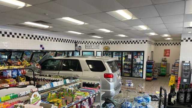 No one hurt after vehicle rolls into Fultondale gas station building - Vimarsana News