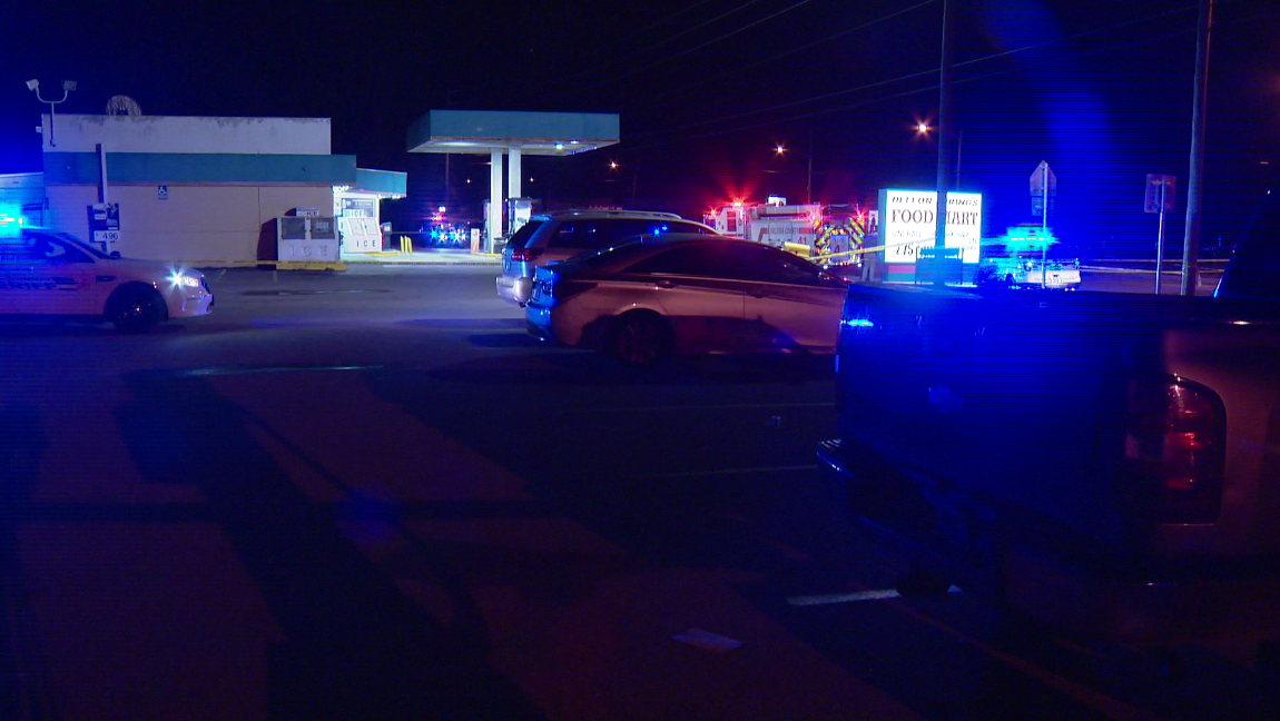 1 dead after shooting, stabbing at DeLeon Springs gas station, deputies say