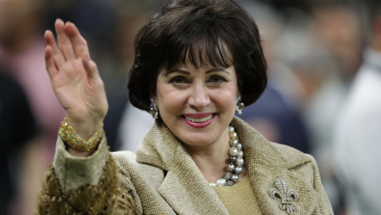 Saints Owner Mrs. Gayle Benson Visits Lafayette - 'The Gift'